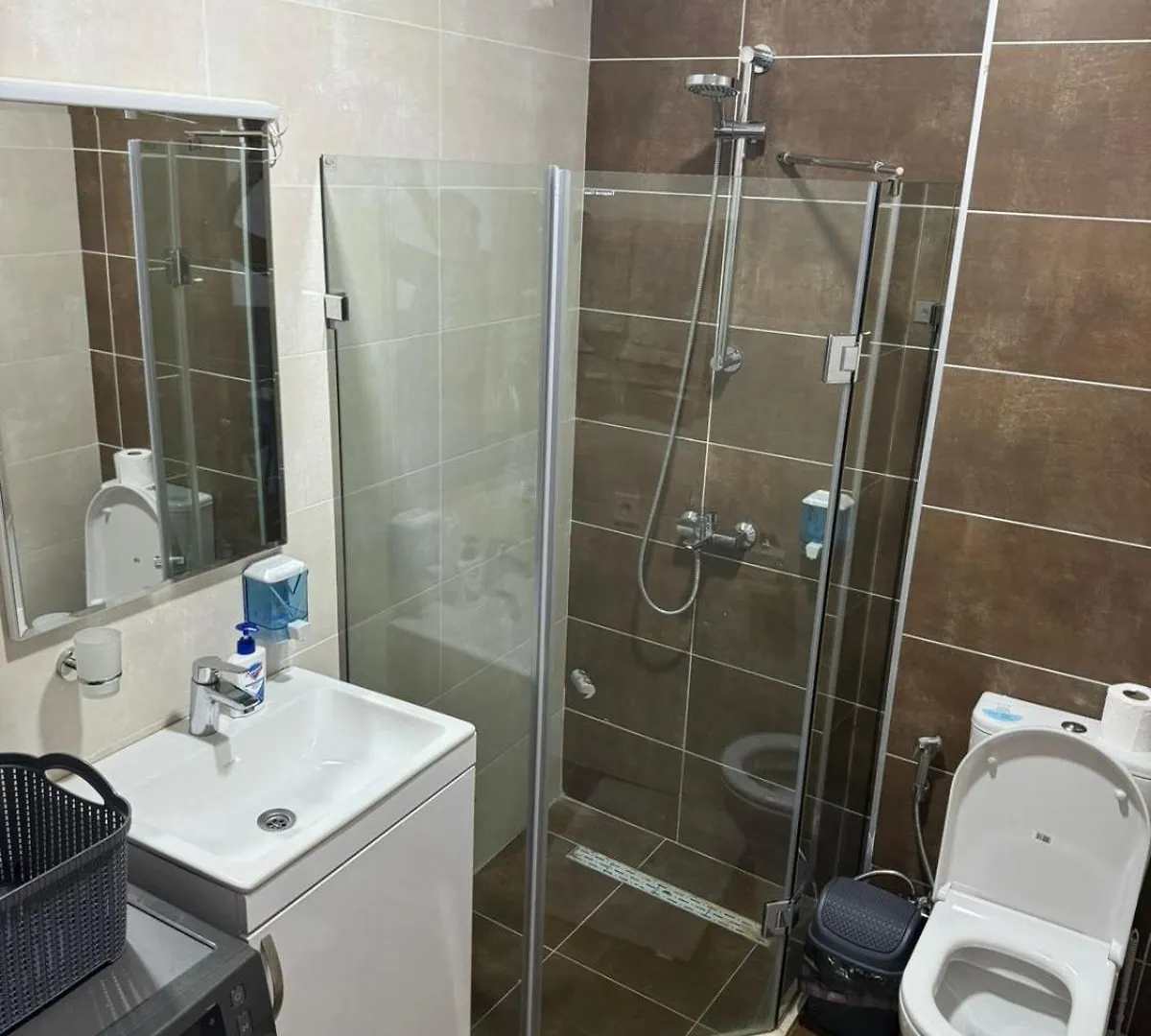 Solo Visit Apartments 1702 B Batumi