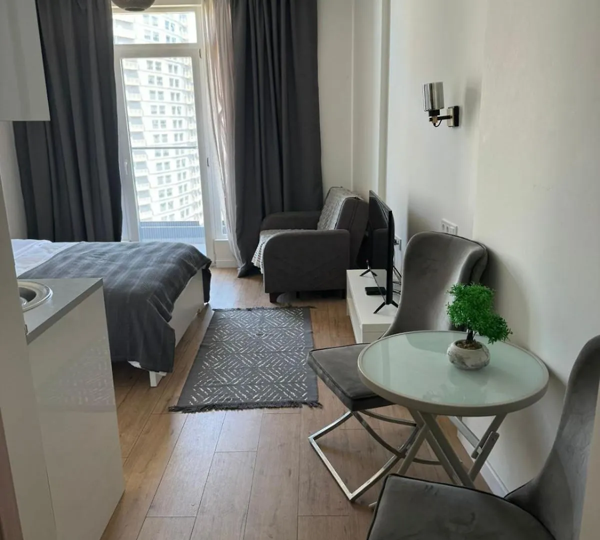 Solo Visit Apartments 1702 B Batumi